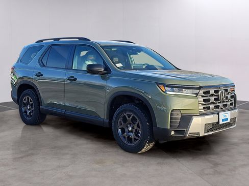 New 2026 Honda Pilot TrailSport image 2