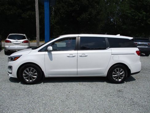 Used 2020 Kia Sedona LX FWD image 2