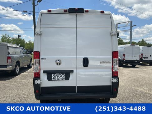 Used 2024 RAM ProMaster 2500 w/ Convenience Group FWD image 4
