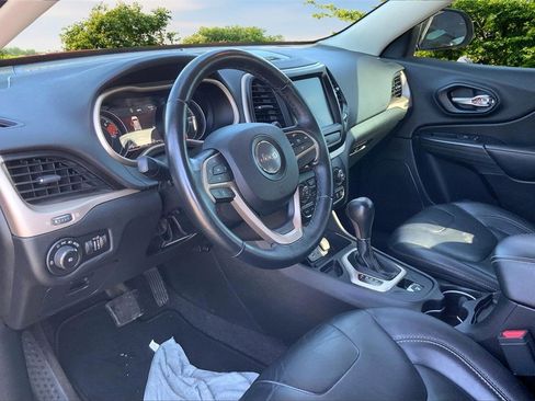 Used 2017 Jeep Cherokee Limited image 17