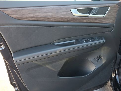 New 2026 Volkswagen Atlas SEL image 8