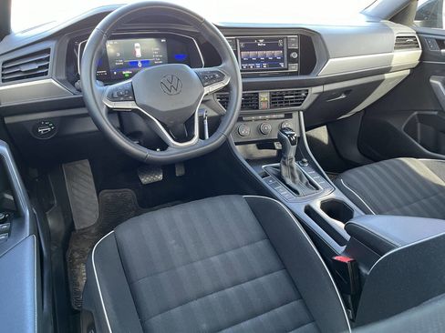 Used 2022 Volkswagen Jetta Sport image 11