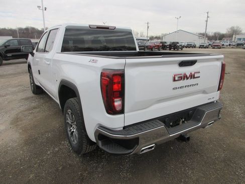 New 2026 GMC Sierra 1500 SLE AWD/4WD image 10