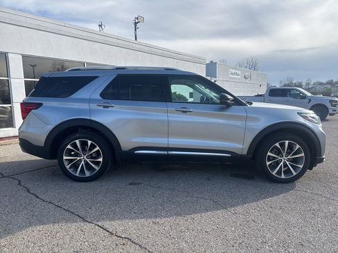 Used 2025 Ford Explorer Platinum w/ Ultimate Package image 2