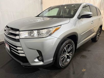 Used 2018 Toyota Highlander LE
