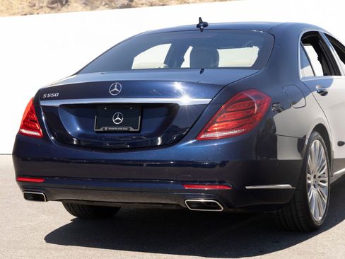 Used 2016 Mercedes-Benz S 550 Sedan image 11