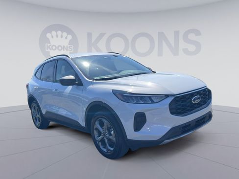 Used 2025 Ford Escape ST-Line w/ Tech Pack #1 image 10