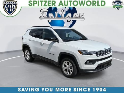 Used 2024 Jeep Compass Latitude AWD/4WD image 2