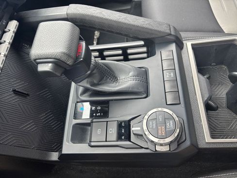 Used 2025 Toyota Tacoma TRD Off-Road image 39