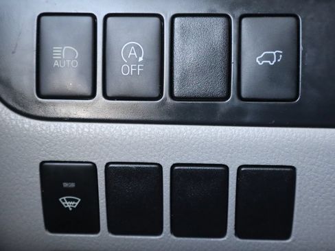 Used 2018 Toyota Highlander Plus AWD/4WD image 30