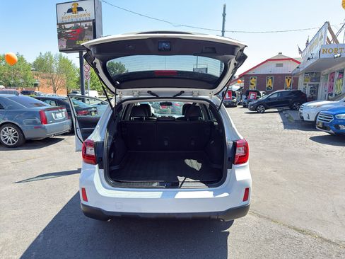Used 2016 Subaru Outback 3.6R Limited AWD/4WD image 17