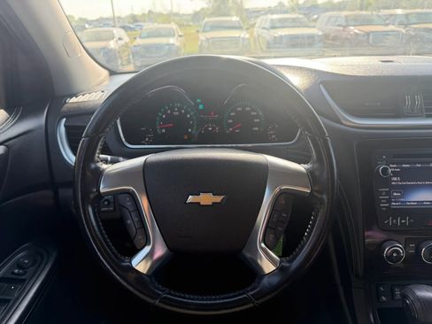 Used 2017 Chevrolet Traverse LT w/ Style and Technology Package FWD image 19