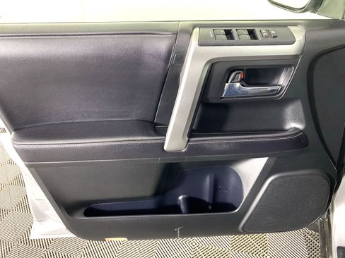 Used 2017 Toyota 4Runner SR5 image 12