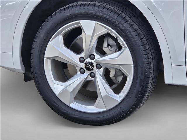 Certified 2025 Audi Q5 2.0T Premium Plus w/ Premium Plus Package AWD/4WD image 9