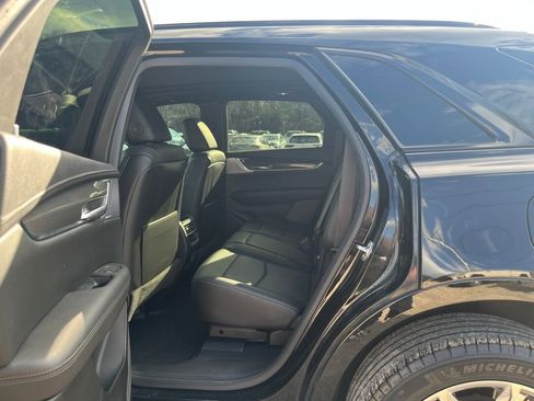Used 2024 Cadillac XT5 Sportv w/ LPO, Floor Liner Package AWD/4WD image 32