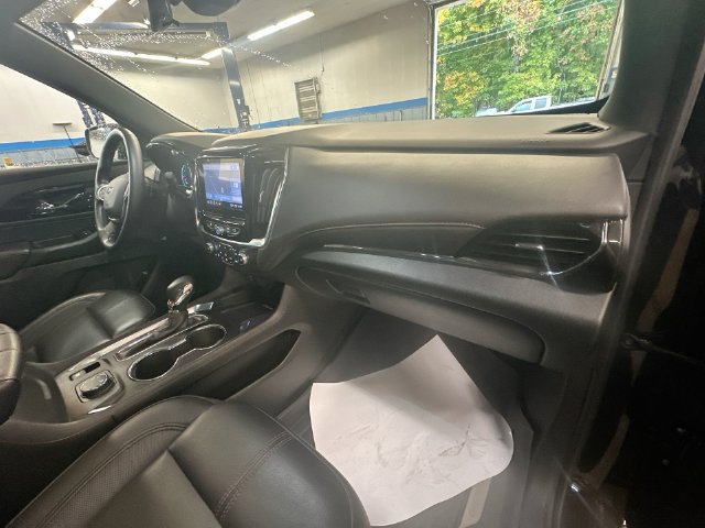 Used 2023 Chevrolet Traverse RS w/ LPO, Floor Liner Package AWD/4WD image 40