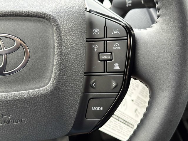 Used 2027 Toyota Prius XLE FWD image 24