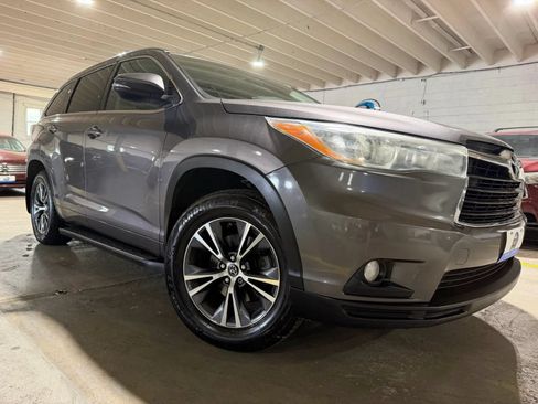 Used 2016 Toyota Highlander XLE AWD/4WD image 5