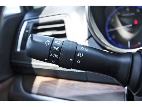 Used 2018 Subaru Outback 2.5i Touring AWD/4WD image 15