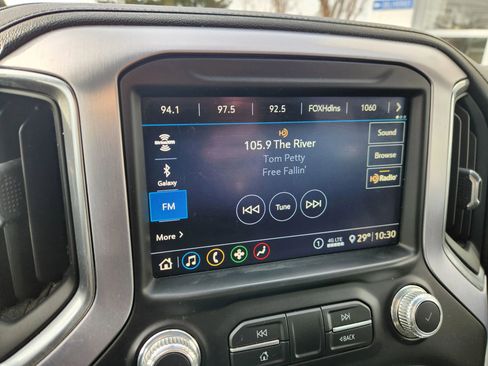 Used 2020 GMC Sierra 1500 SLE w/ SLE Value Package image 31