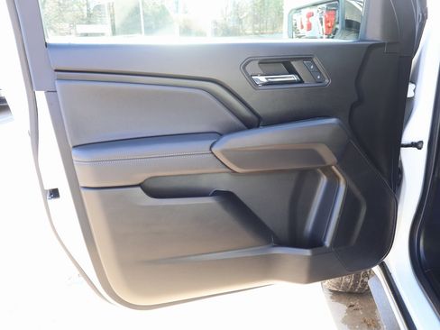 Used 2024 GMC Canyon Elevation w/ Convenience Package image 12