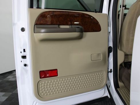 Used 2000 Ford F350 Lariat image 27