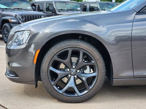 Certified 2023 Chrysler 300 Touring w/ Sport Appearance Package RWD image 9
