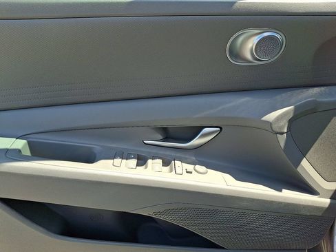 Used 2023 Hyundai Elantra SEL FWD image 13