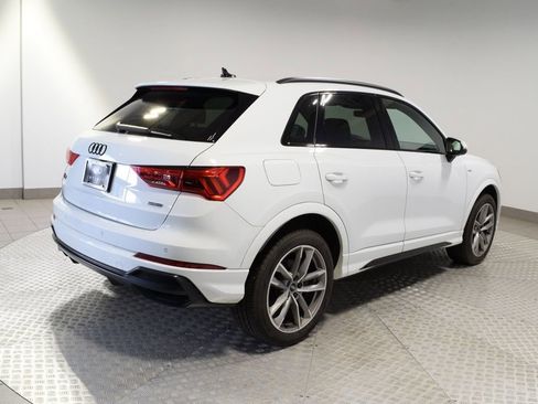 Used 2022 Audi Q3 2.0T Premium Plus w/ Premium Plus Package AWD/4WD image 9