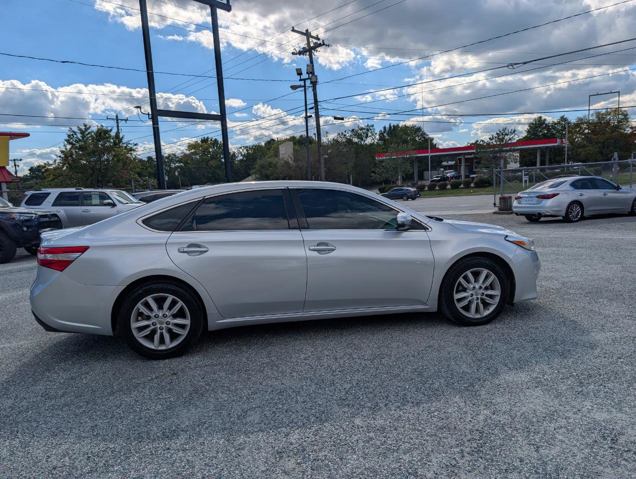 Used 2014 Toyota Avalon XLE Premium FWD image 5