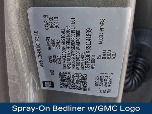 Used 2025 GMC Canyon AT4 w/ Technology Plus Package image 32