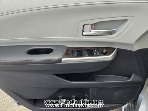 Used 2024 Toyota Sienna XLE image 26