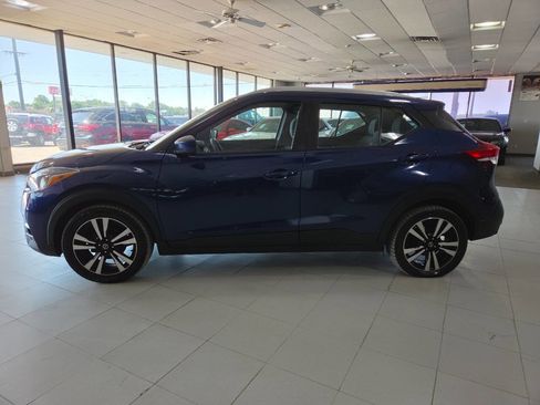 Used 2019 Nissan Kicks SV FWD image 4