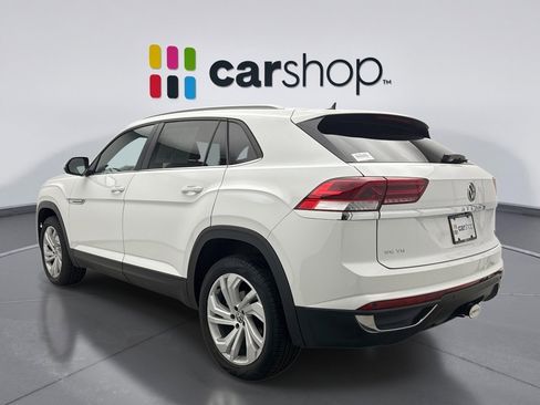 Used 2020 Volkswagen Atlas Cross Sport SE w/ Towing Package image 3