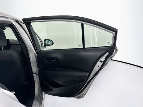 Used 2025 Toyota Corolla LE image 28