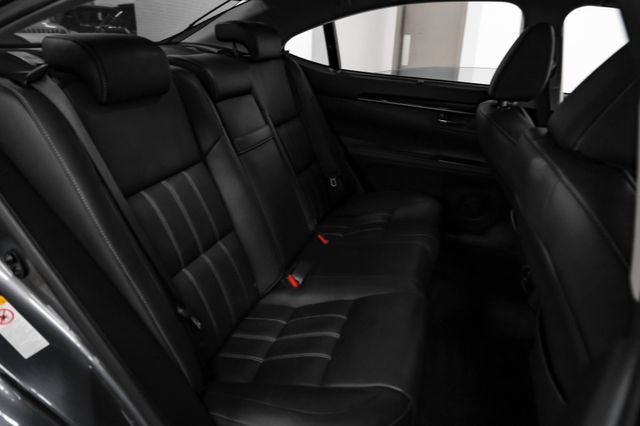 Used 2016 Lexus ES 350 w/ Ultra Luxury Package FWD image 38