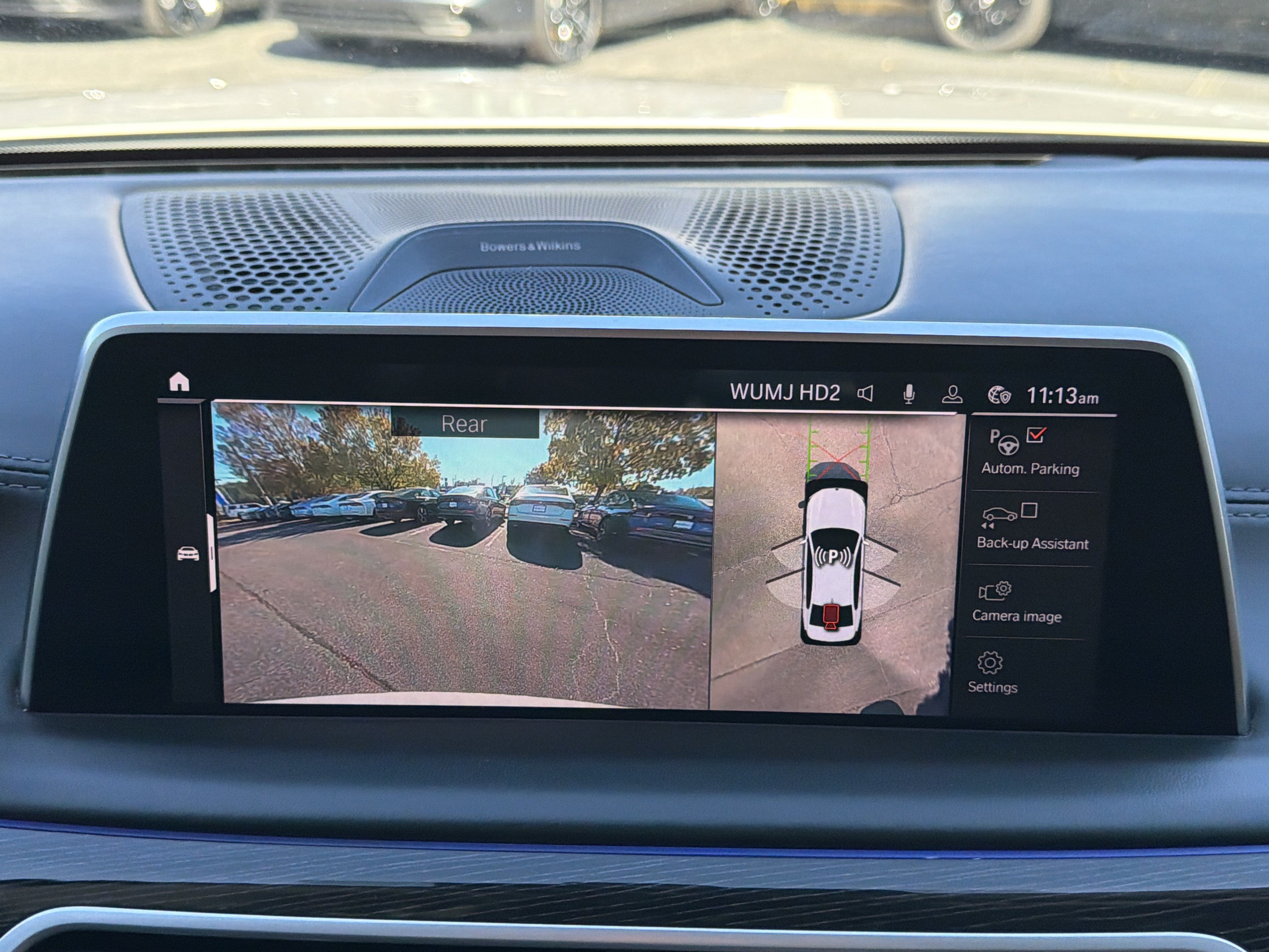 Used 2021 BMW 740i w/ Luxury Rear Seating Package RWD image 4