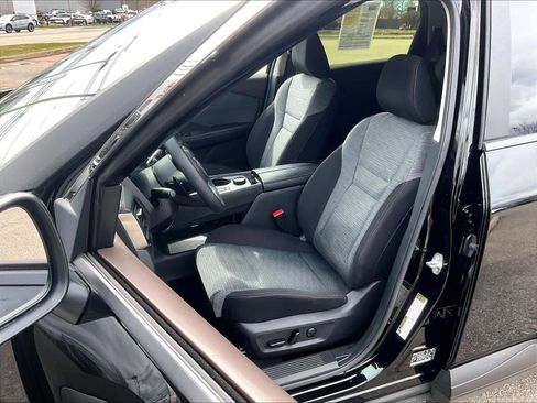 Used 2023 Nissan Rogue SV image 10