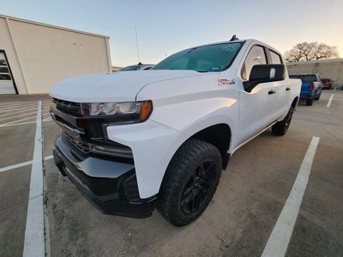 Used 2021 Chevrolet Silverado 1500 LT Trail Boss w/ Convenience Package II image 3