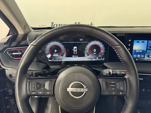 Used 2025 Nissan Kicks SR w/ SR Premium Package image 23