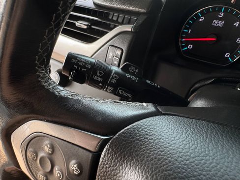 Used 2018 Chevrolet Suburban Premier RWD image 36