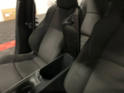 Used 2018 Toyota C-HR XLE image 35