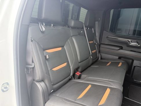 Used 2023 GMC Sierra 1500 AT4 w/ Technology Package AWD/4WD image 14