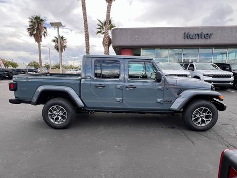 New 2025 Jeep Gladiator Sport image 7