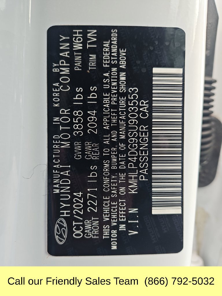 Used 2025 Hyundai Elantra Limited FWD image 28