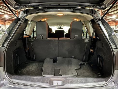 Used 2019 Nissan Pathfinder SV image 56