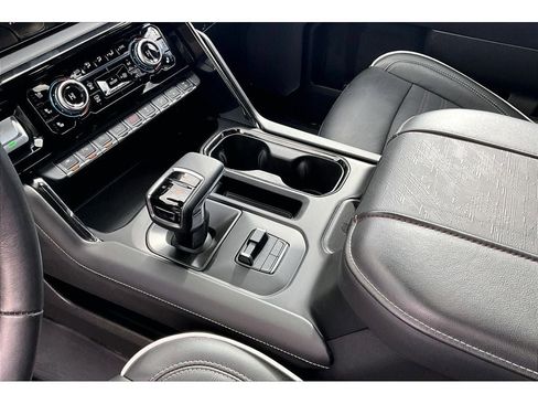 Used 2024 GMC Sierra 1500 AT4X image 15