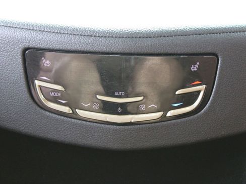 Used 2019 Cadillac Escalade Luxury image 38