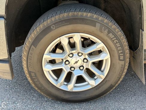Used 2017 Chevrolet Silverado 1500 LT w/ All Star Edition AWD/4WD image 8