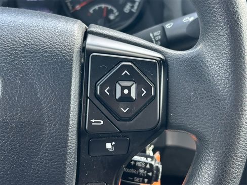 Used 2019 Toyota Tacoma SR w/ SR Convenience Package image 30